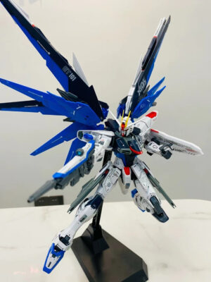 MG190 FREEDOM 2.0 MG 1/100 (có đế) - GUNDAM